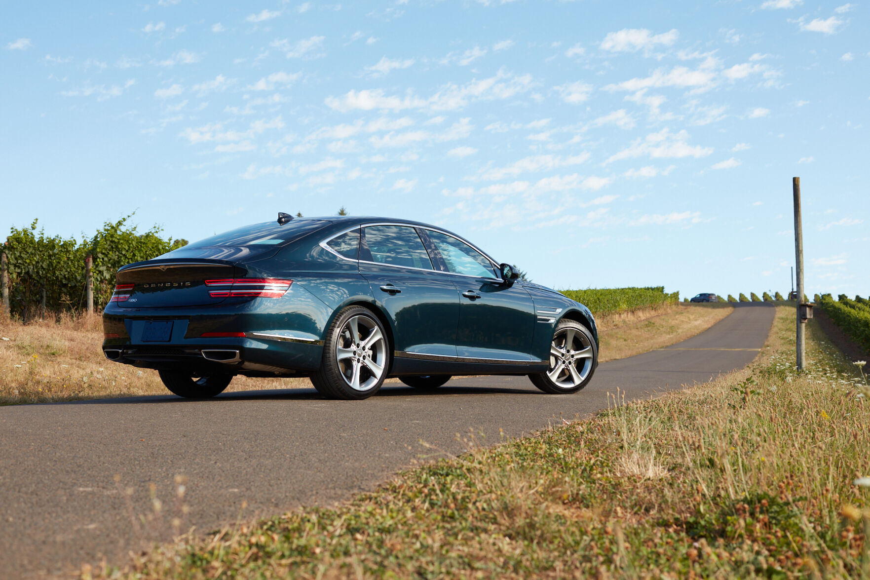 genesis2021g80--0404b.jpg